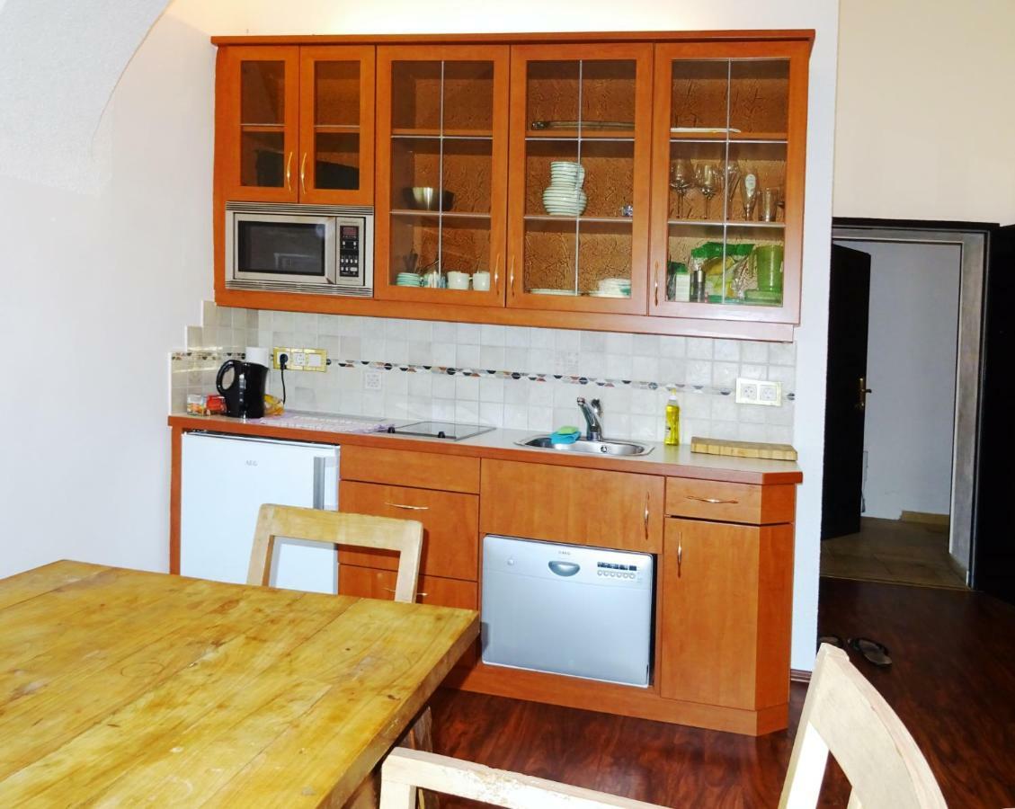 Gewoelbezimmer Am Marktplatz Gmunden Exteriör bild